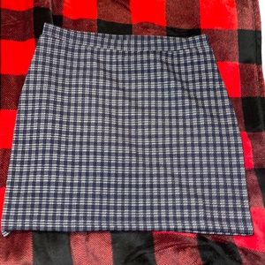 Forever 21 size medium navy and white skirt